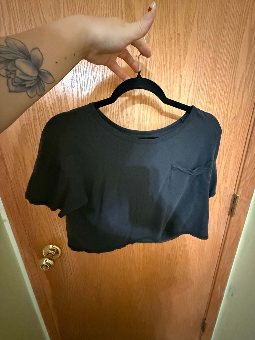 Hollister Pocket Crop T-Shirt Size S Black